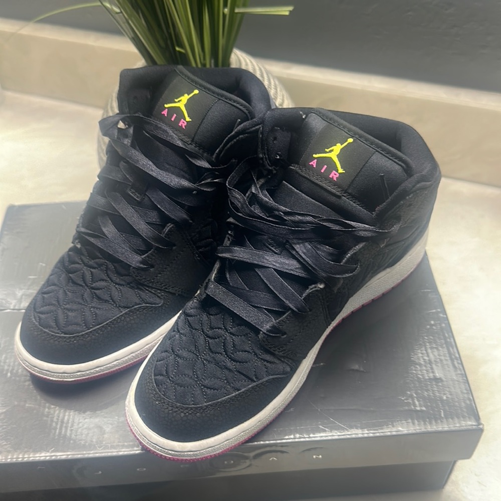 Girls Air Jordan 1 Phat 6.5 youth
